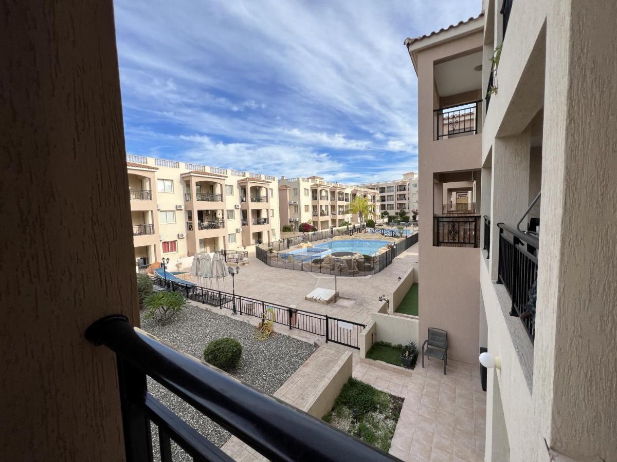 Апартаменти Royal-Seacrest Paphos-Center Vip Екстер'єр фото
