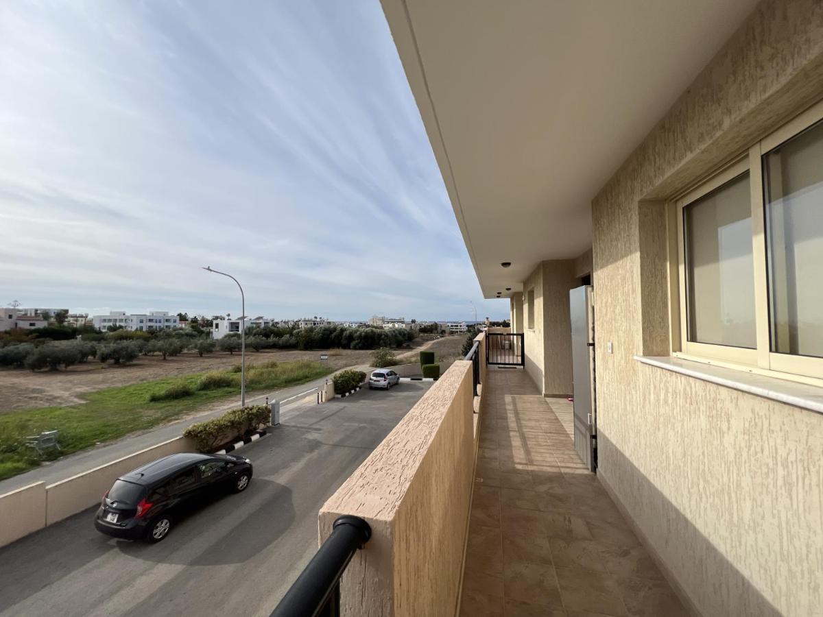 Апартаменти Royal-Seacrest Paphos-Center Vip Екстер'єр фото
