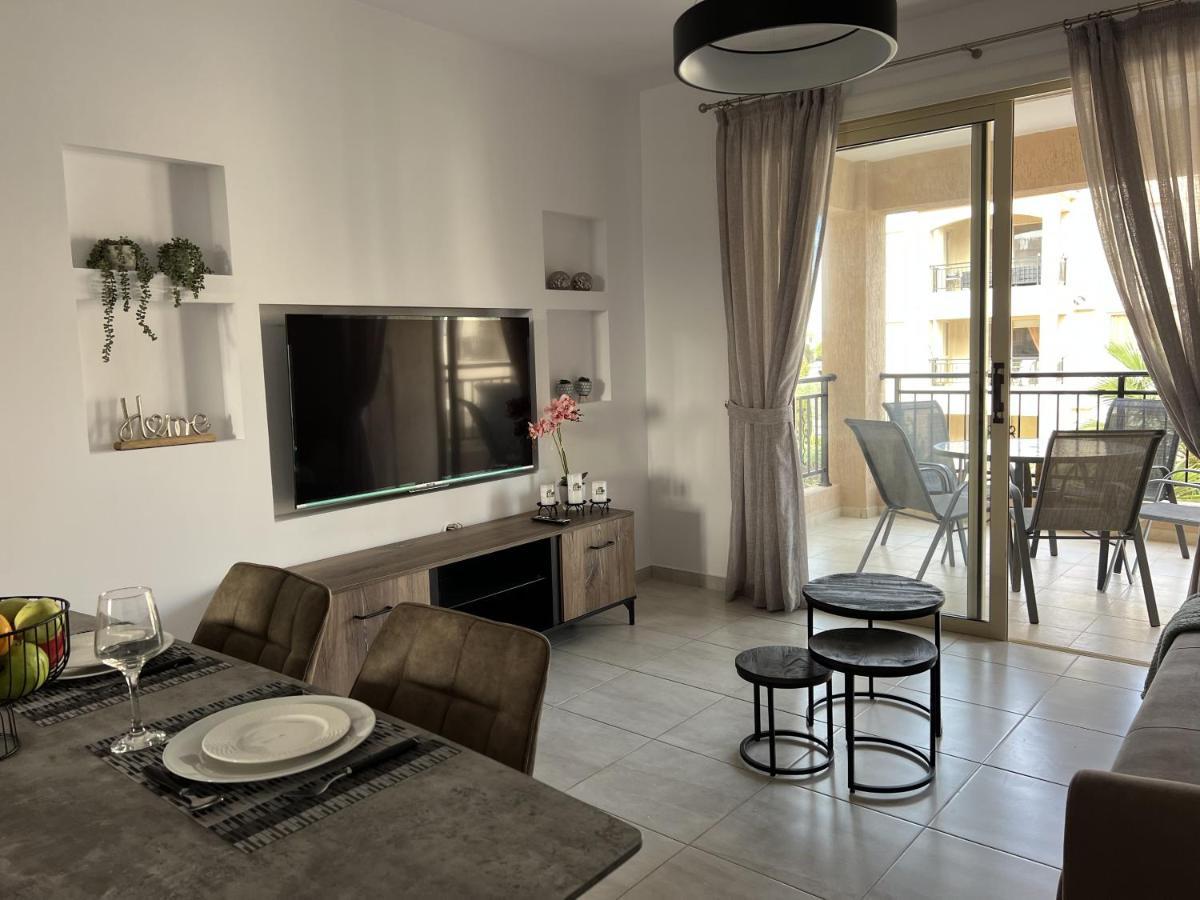 Апартаменти Royal-Seacrest Paphos-Center Vip Екстер'єр фото