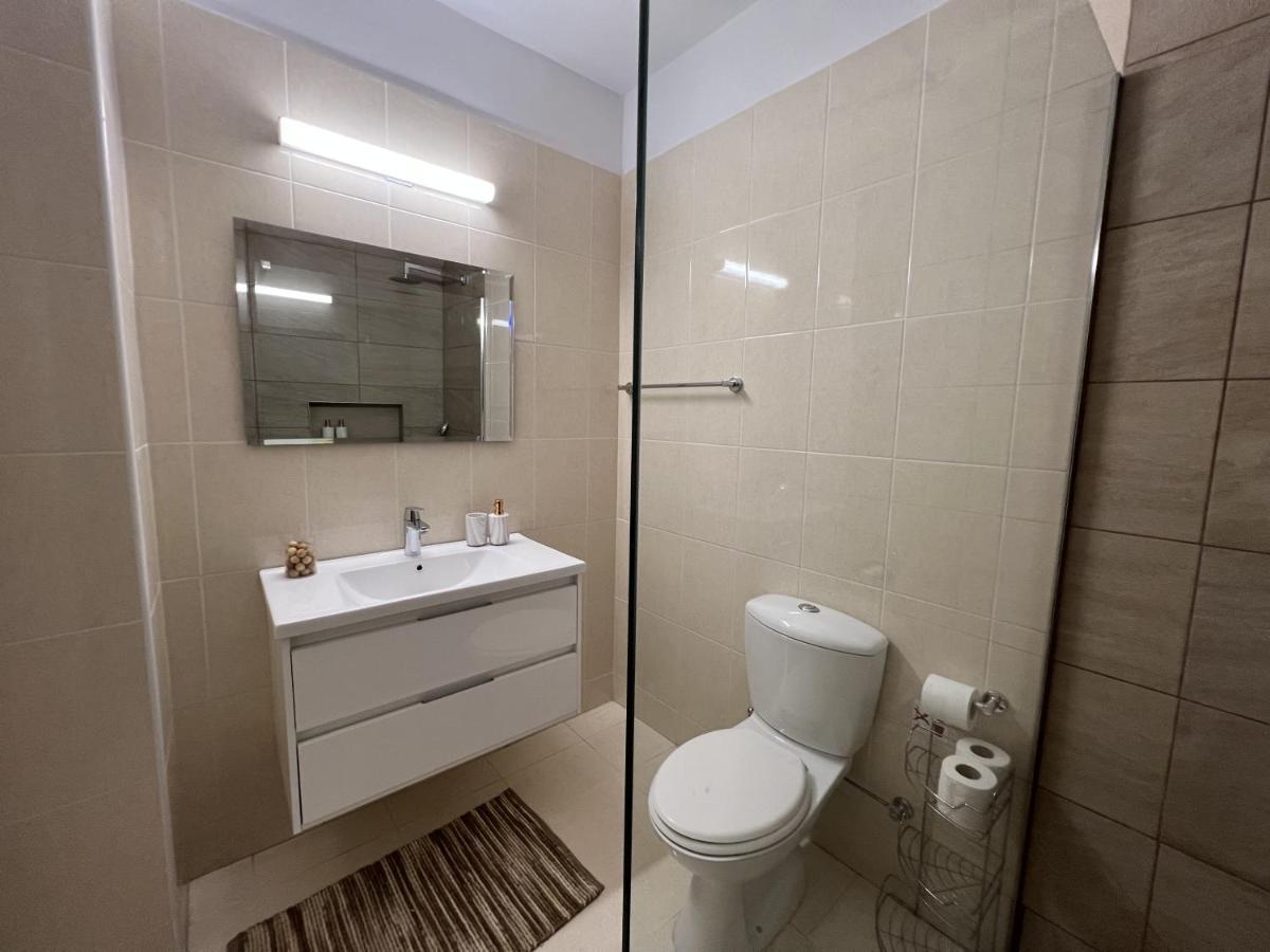 Апартаменти Royal-Seacrest Paphos-Center Vip Екстер'єр фото