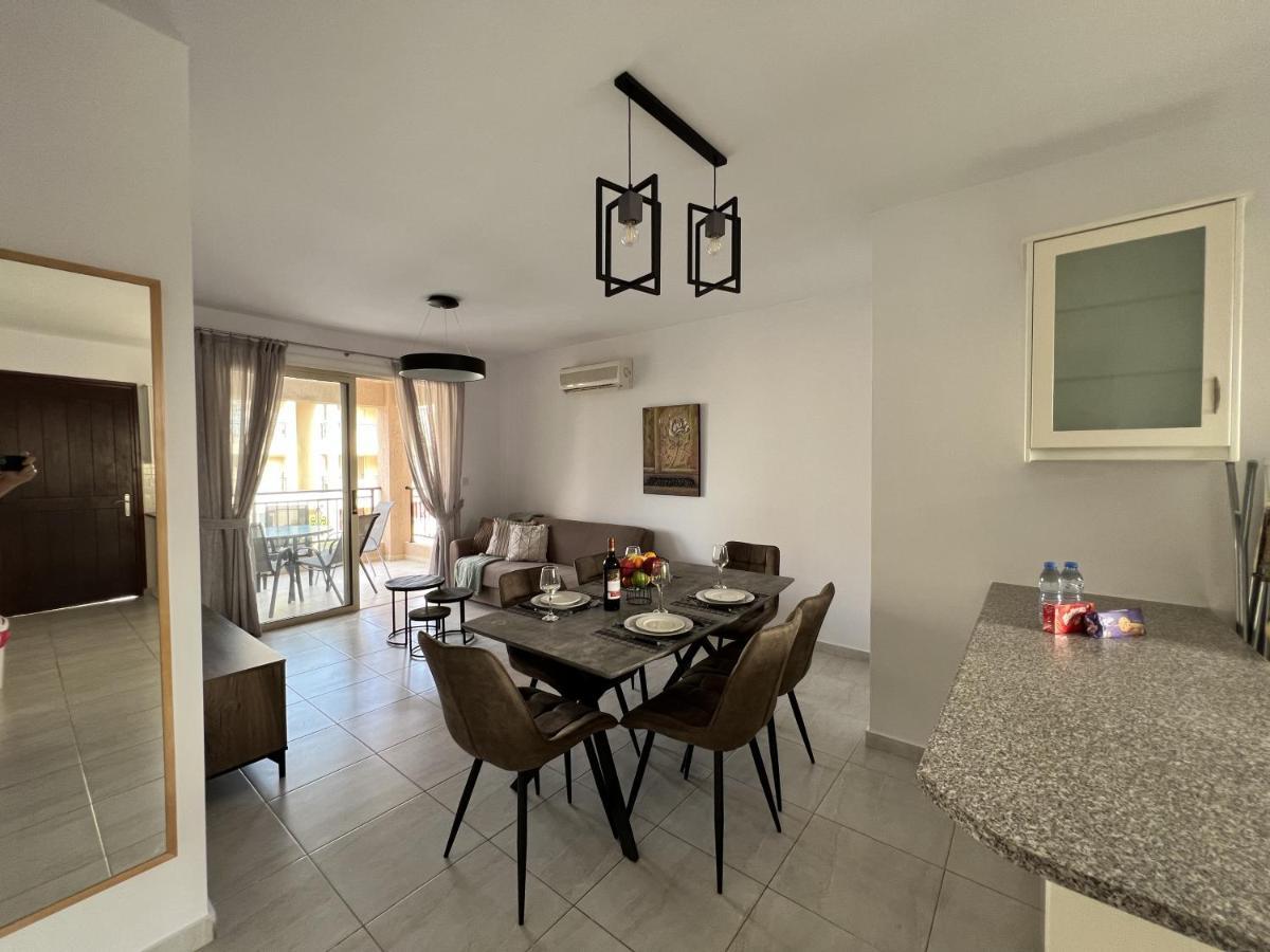 Апартаменти Royal-Seacrest Paphos-Center Vip Екстер'єр фото