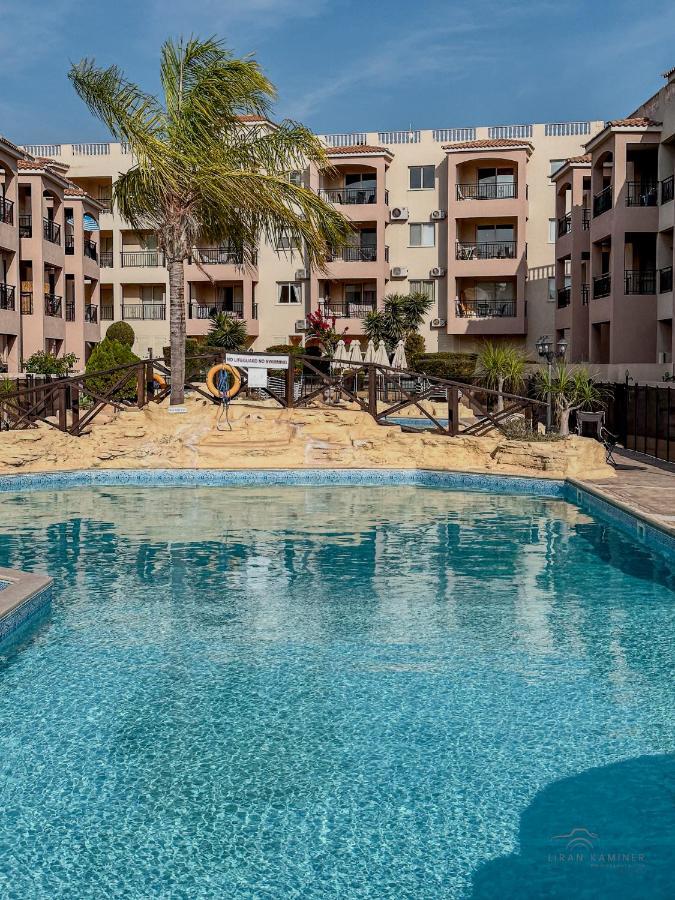 Апартаменти Royal-Seacrest Paphos-Center Vip Екстер'єр фото
