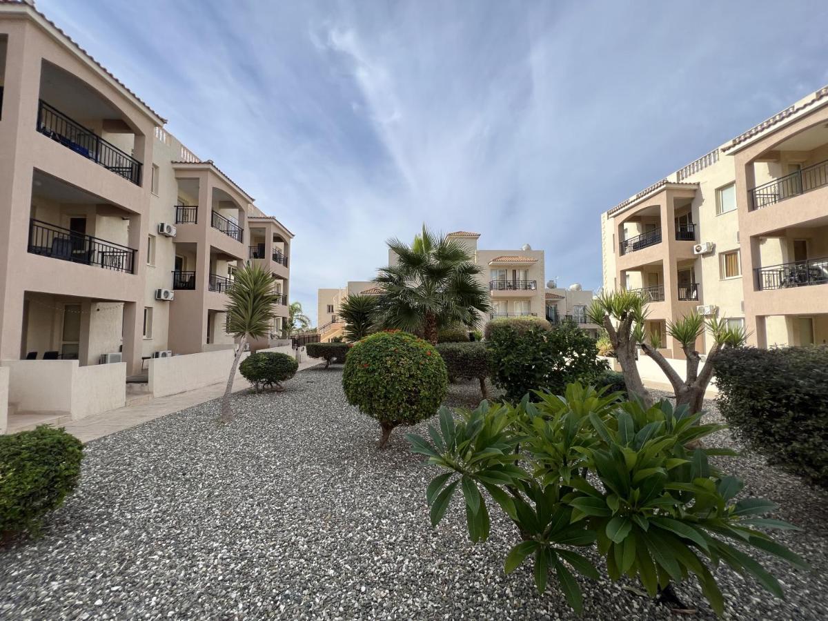 Апартаменти Royal-Seacrest Paphos-Center Vip Екстер'єр фото