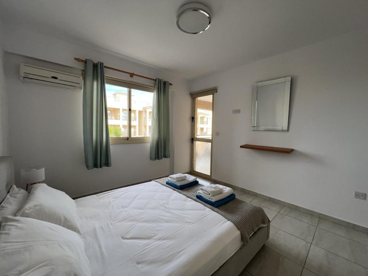 Апартаменти Royal-Seacrest Paphos-Center Vip Екстер'єр фото
