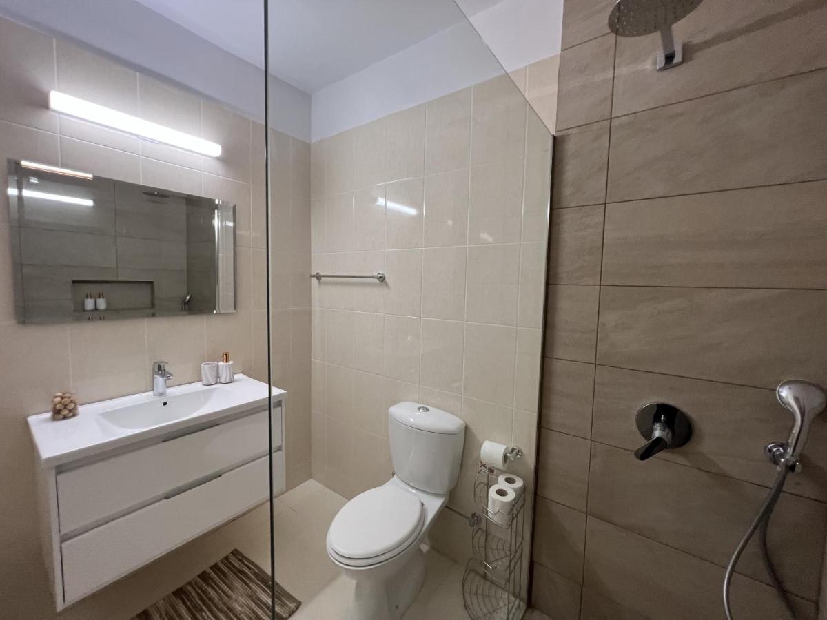 Апартаменти Royal-Seacrest Paphos-Center Vip Екстер'єр фото