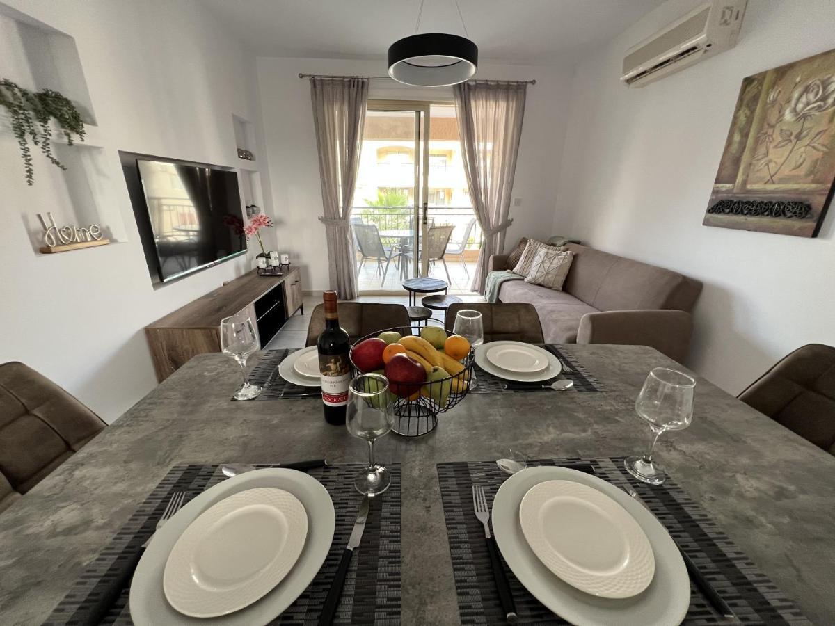 Апартаменти Royal-Seacrest Paphos-Center Vip Екстер'єр фото